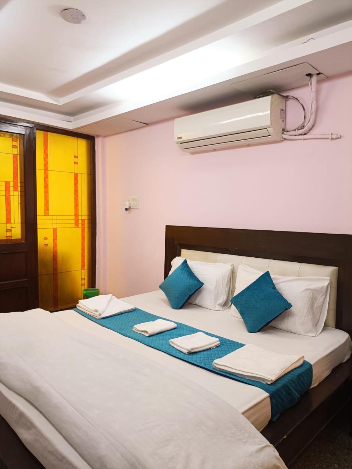 Hotel Blueberry Neu-Delhi Exterior foto